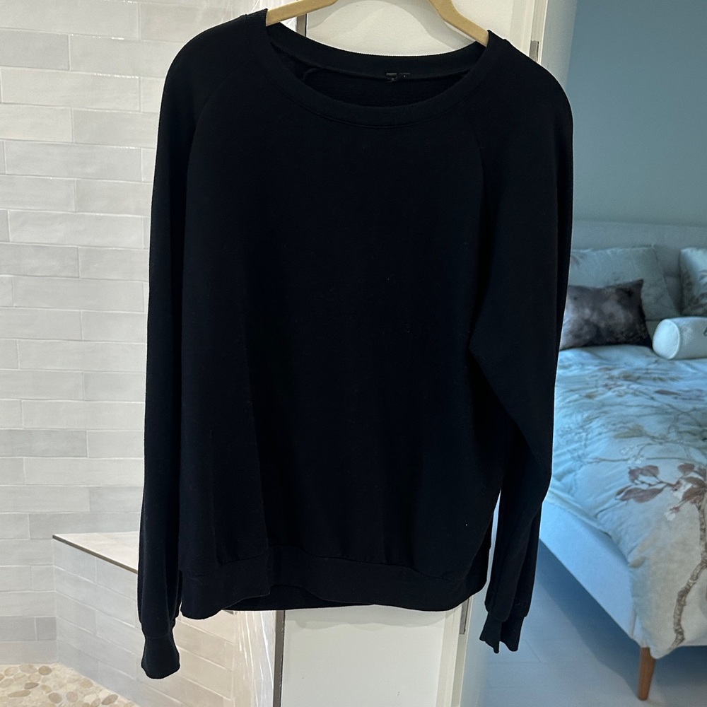 Basic Black Sweatshirt Size Medium